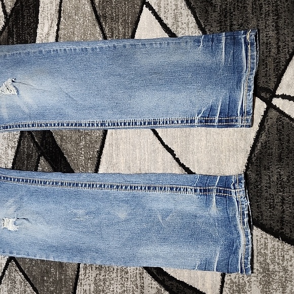 TRUE LUCK EMBROIDERED DISTRESSED STRAIGHT LEG DENIM JEAN - Picture 8 of 14